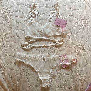 White Mesh Daisy Lingerie Set